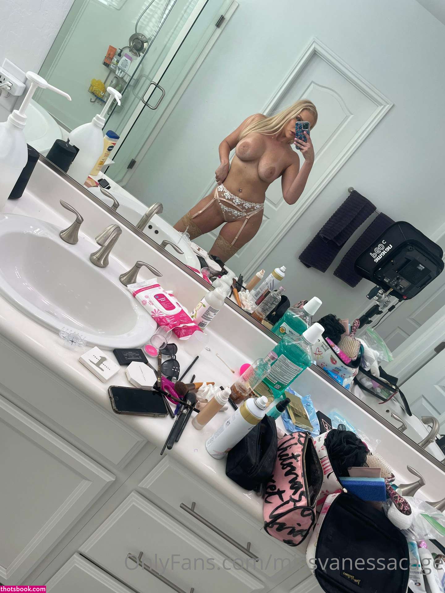 Vanessa Cage Photo #82