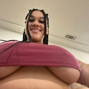 Britt Cuadra Photo #84