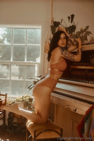 Arryn Zech Photo #346