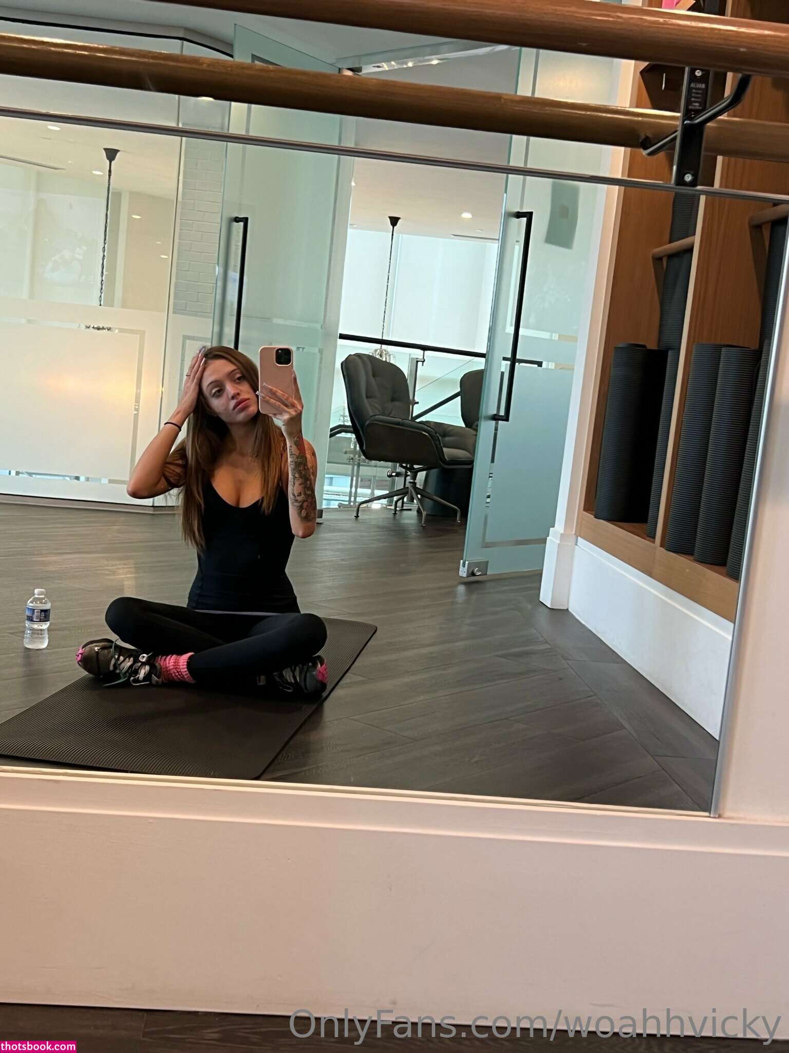 Woah Vicky Photo #17