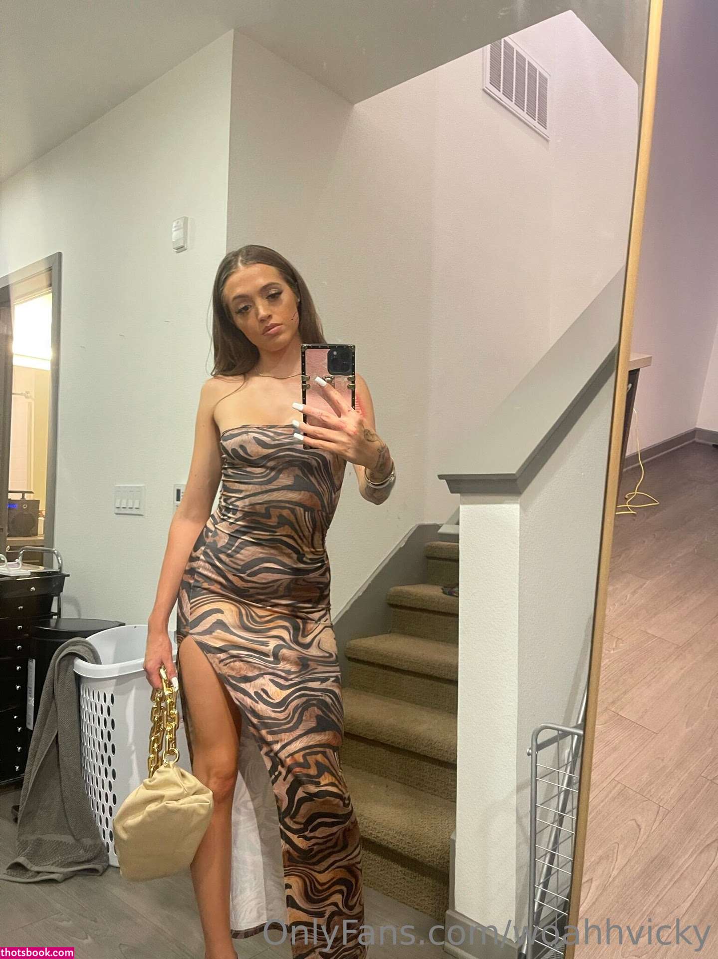 Woah Vicky Photo #30