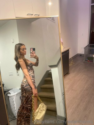 Woah Vicky Photo #20