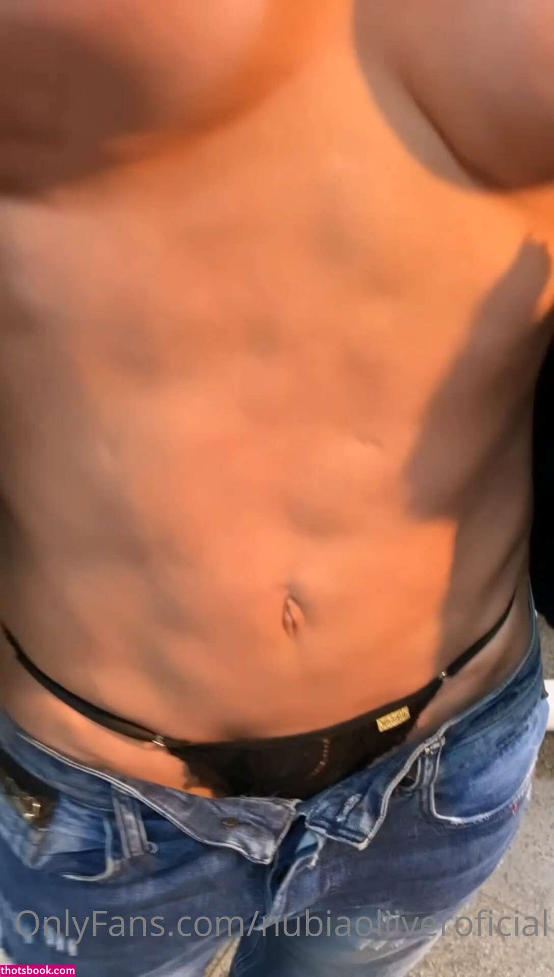 Nubia Oliver Photo #47