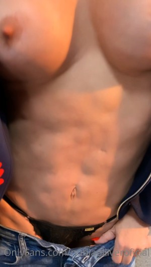 Nubia Oliver Photo #48