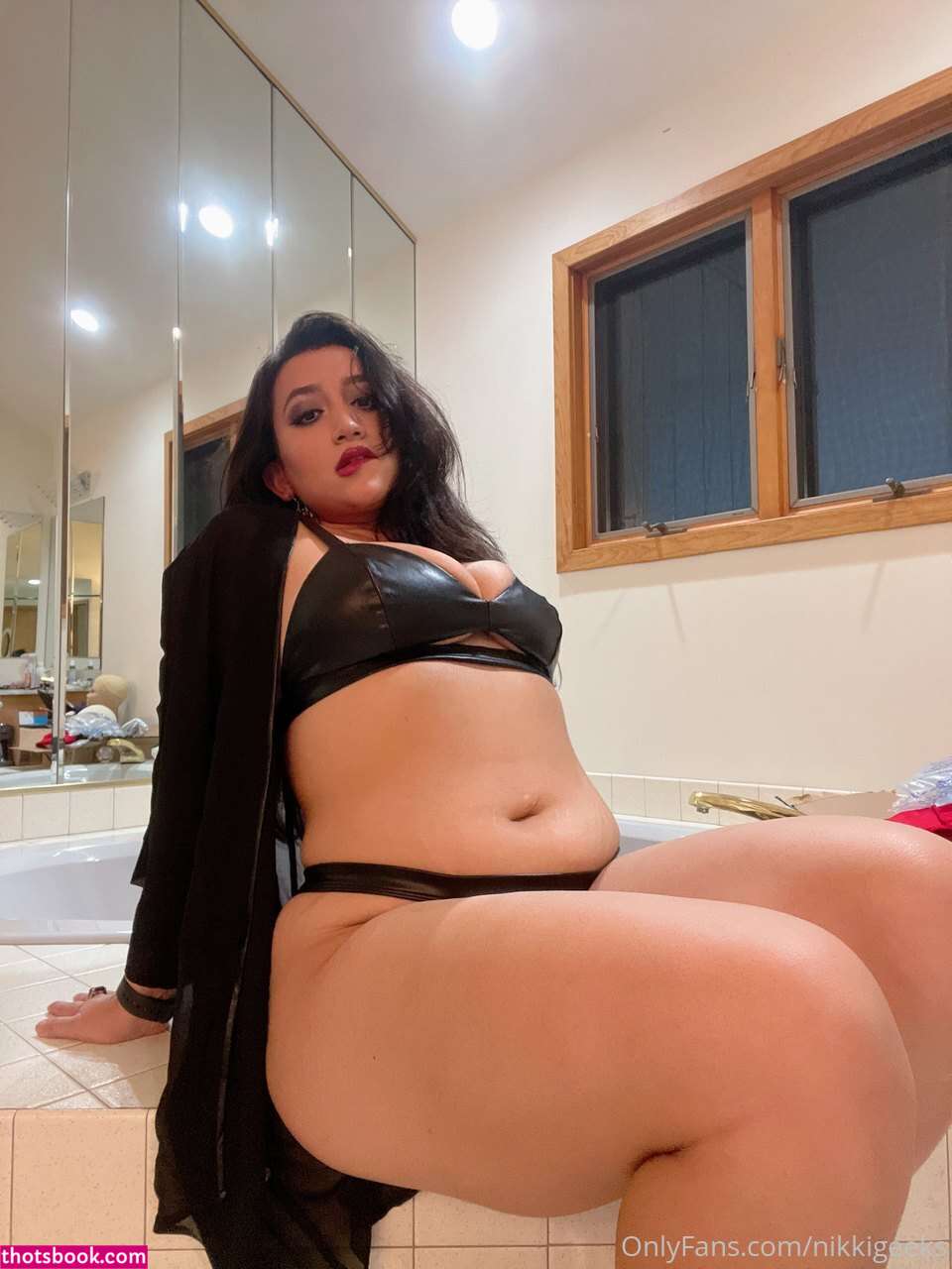 Nikki Geeks Photo #91