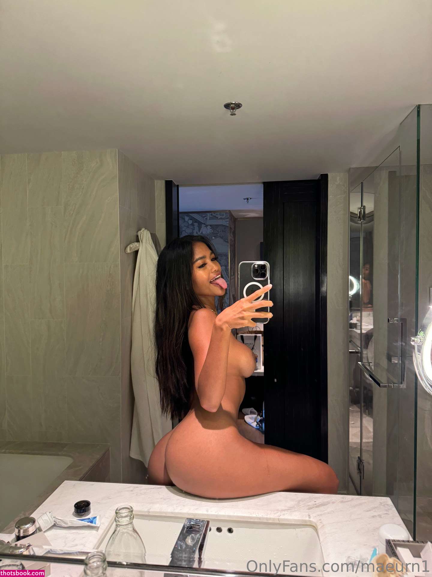 Maeurn Smiles Photo #126