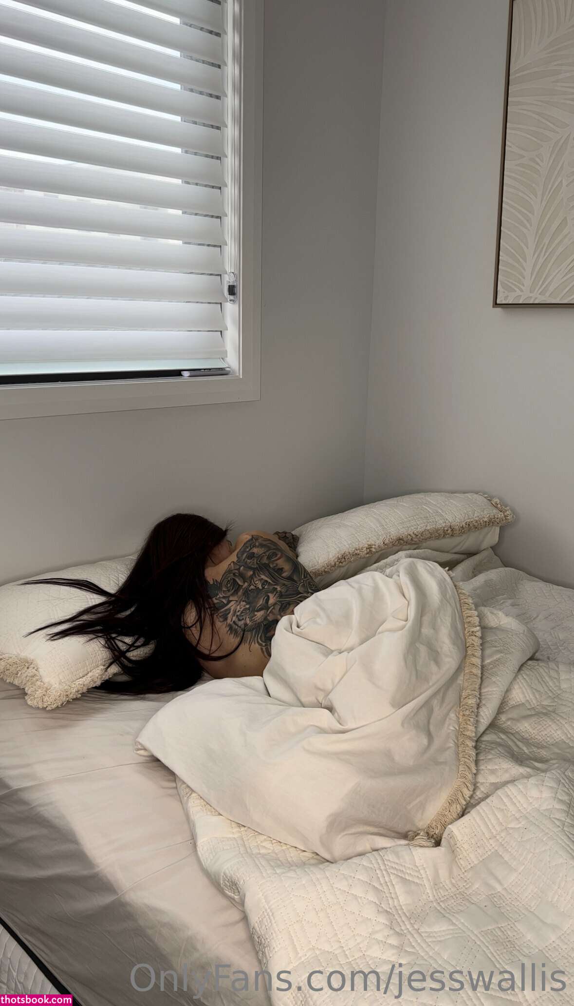 Jess Wallis Photo #1