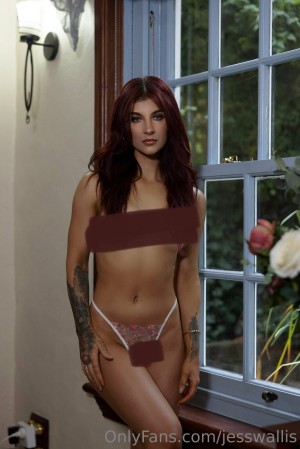 Jess Wallis Photo #38