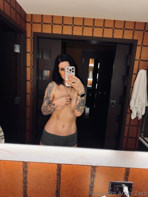 Arryn Zech Photo #457