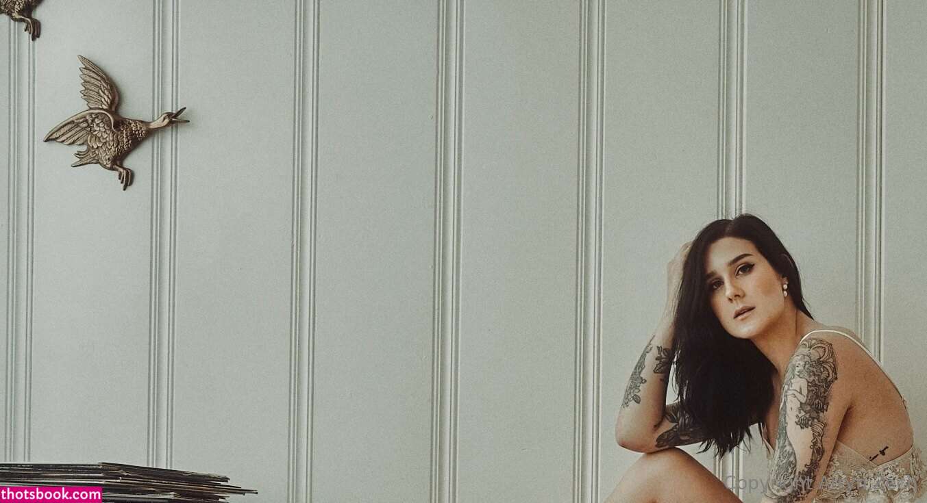 Arryn Zech Photo #493