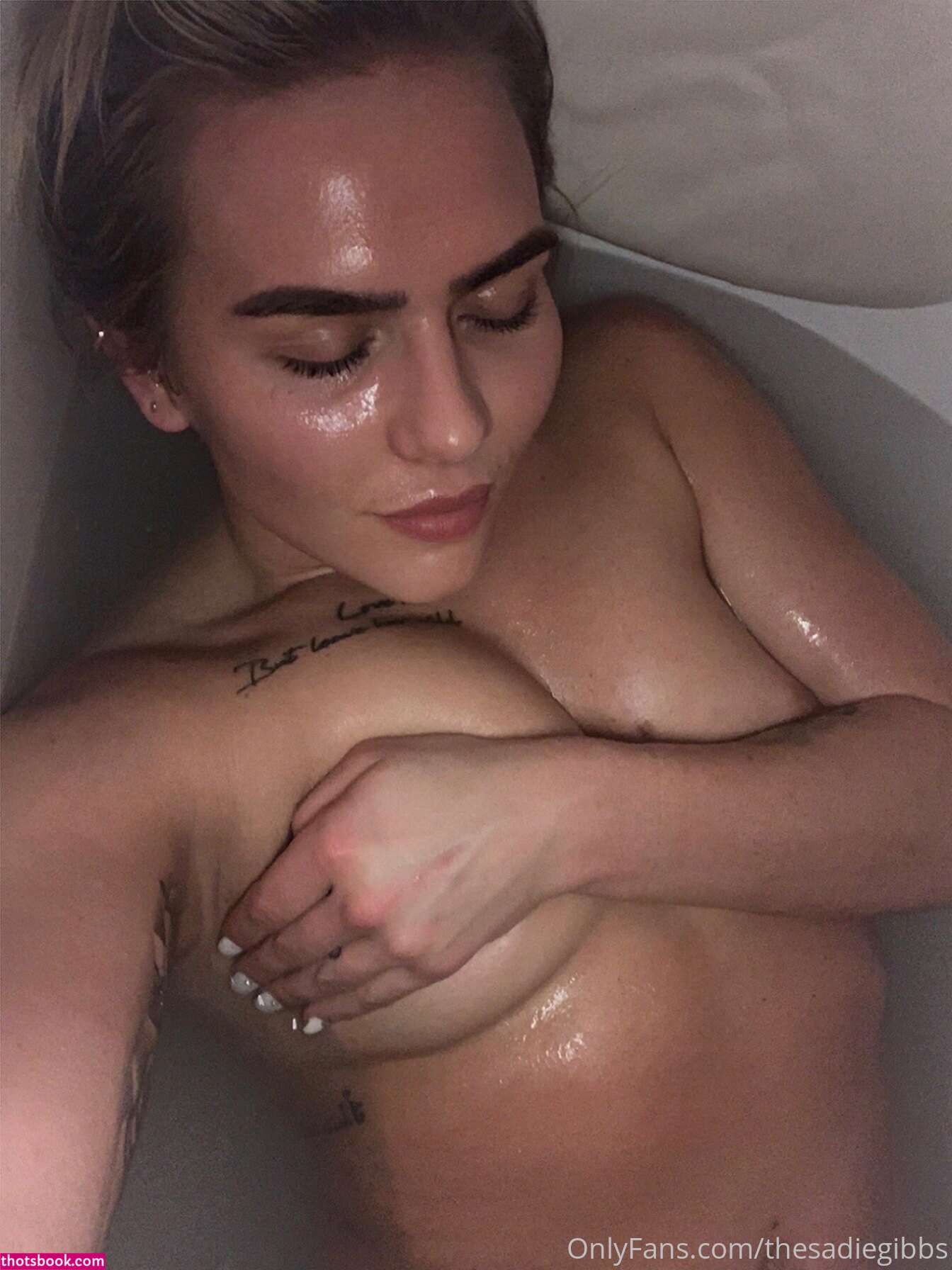 Sadie Gibbs Photo #37