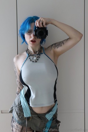 Lyra Crow Photo #641