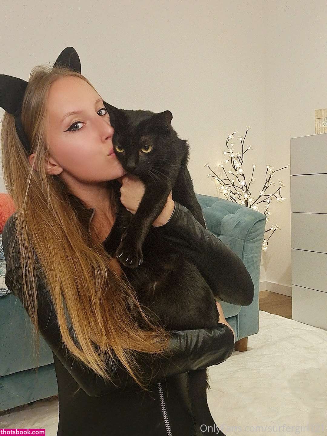 Allie Surfer Photo #114