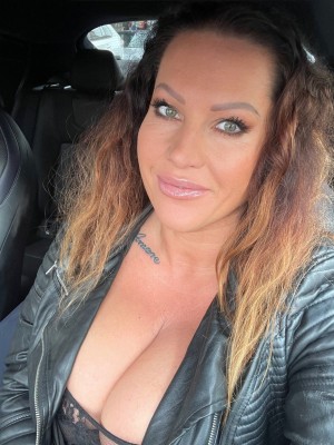 Laura Orsolya Photo #14