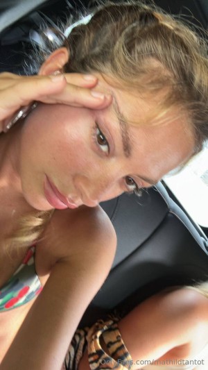 Tantot Twins Photo #247