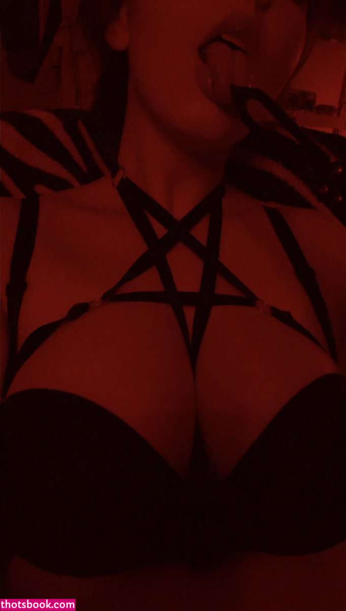 Cottontailva Photo #98