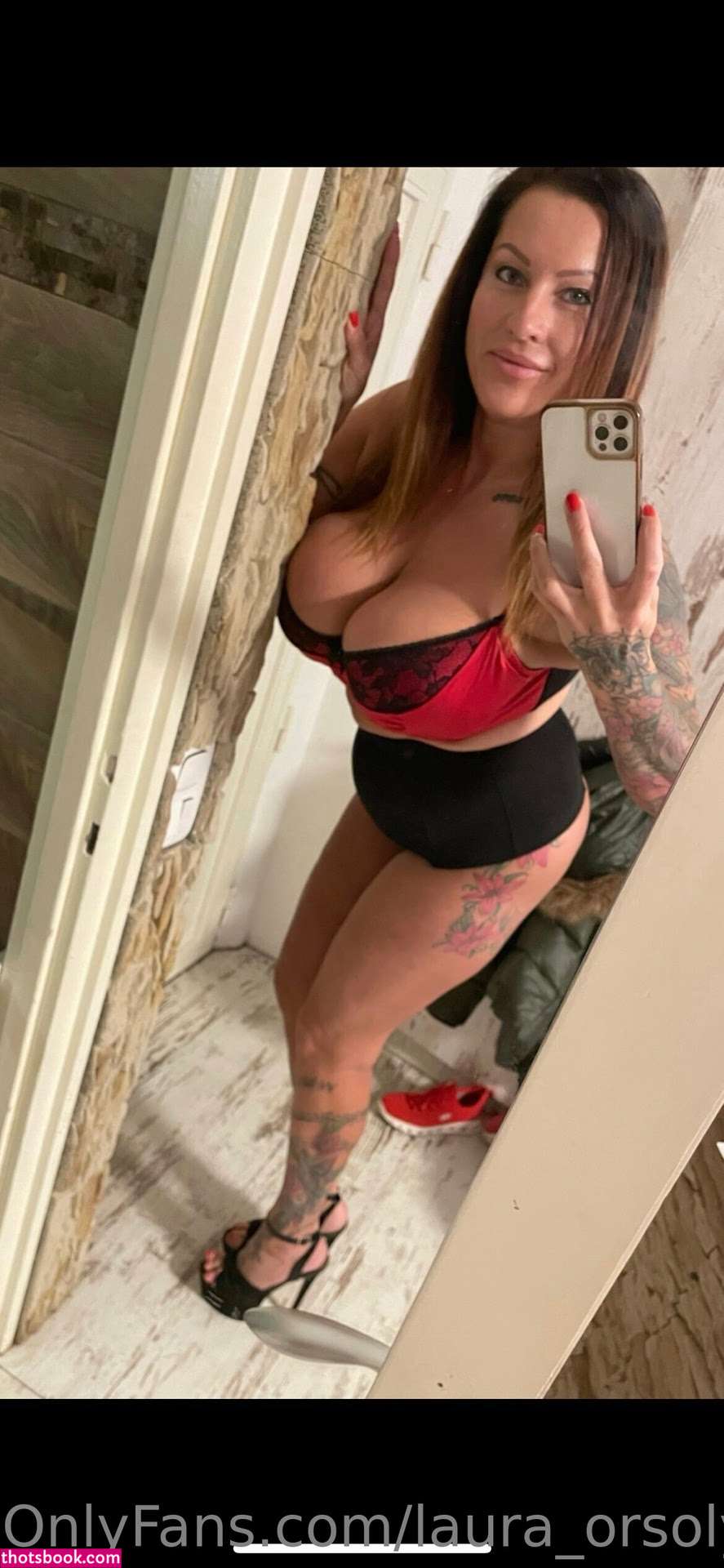 Laura Orsolya Photo #166