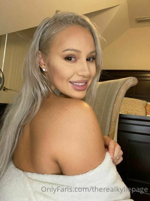 Kylie Page Photo #169