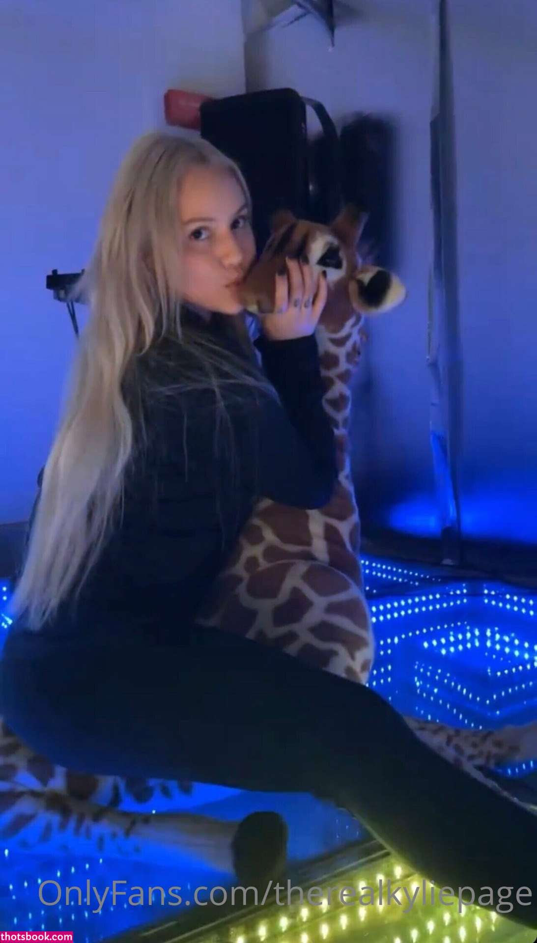 Kylie Page Photo #206