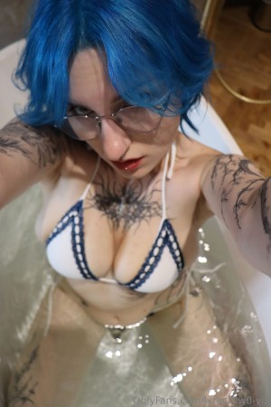 Lyra Crow Photo #754