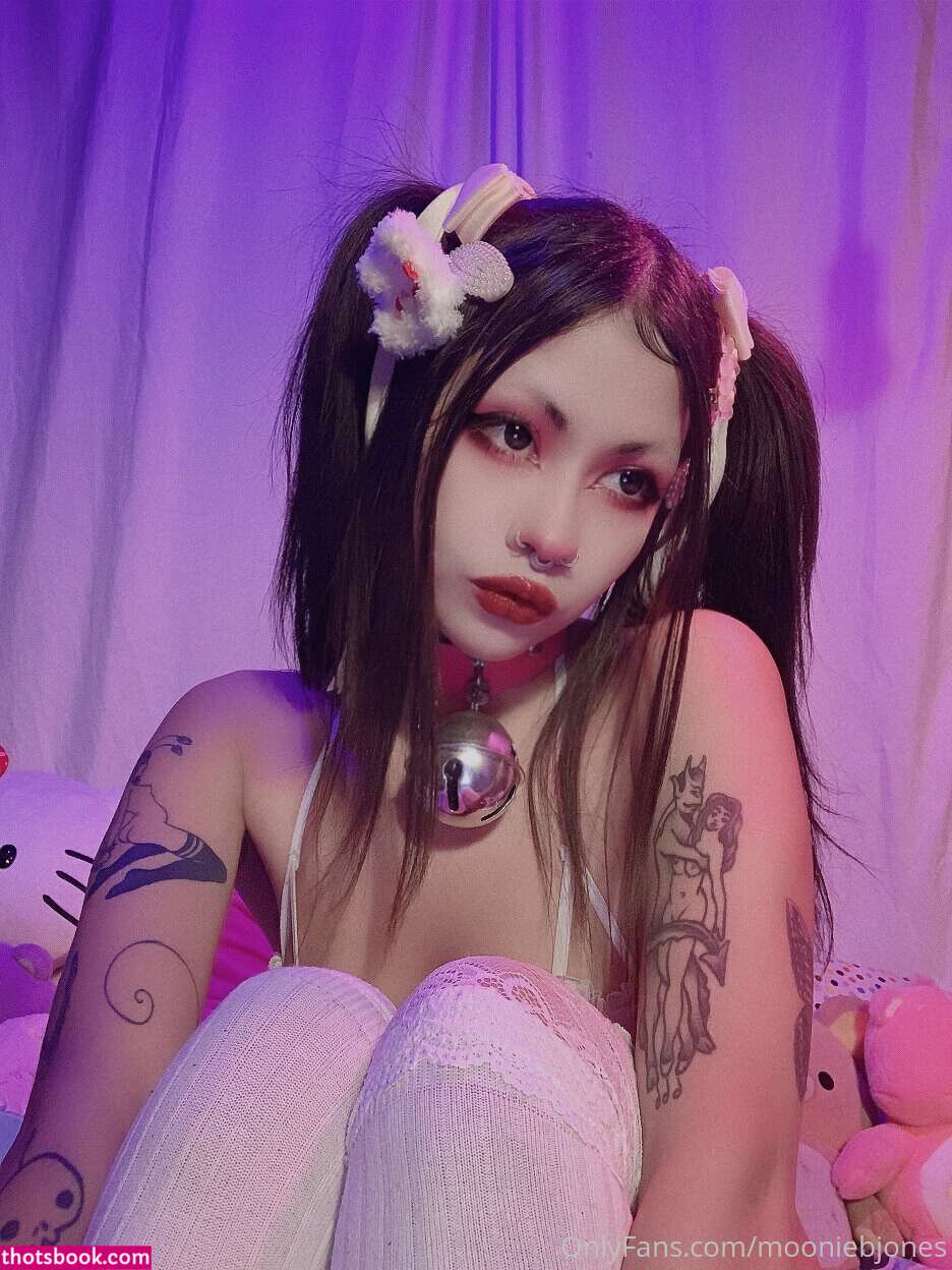 mooniebjones Photo #6