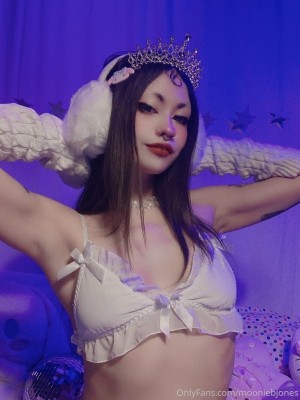 mooniebjones Photo #93