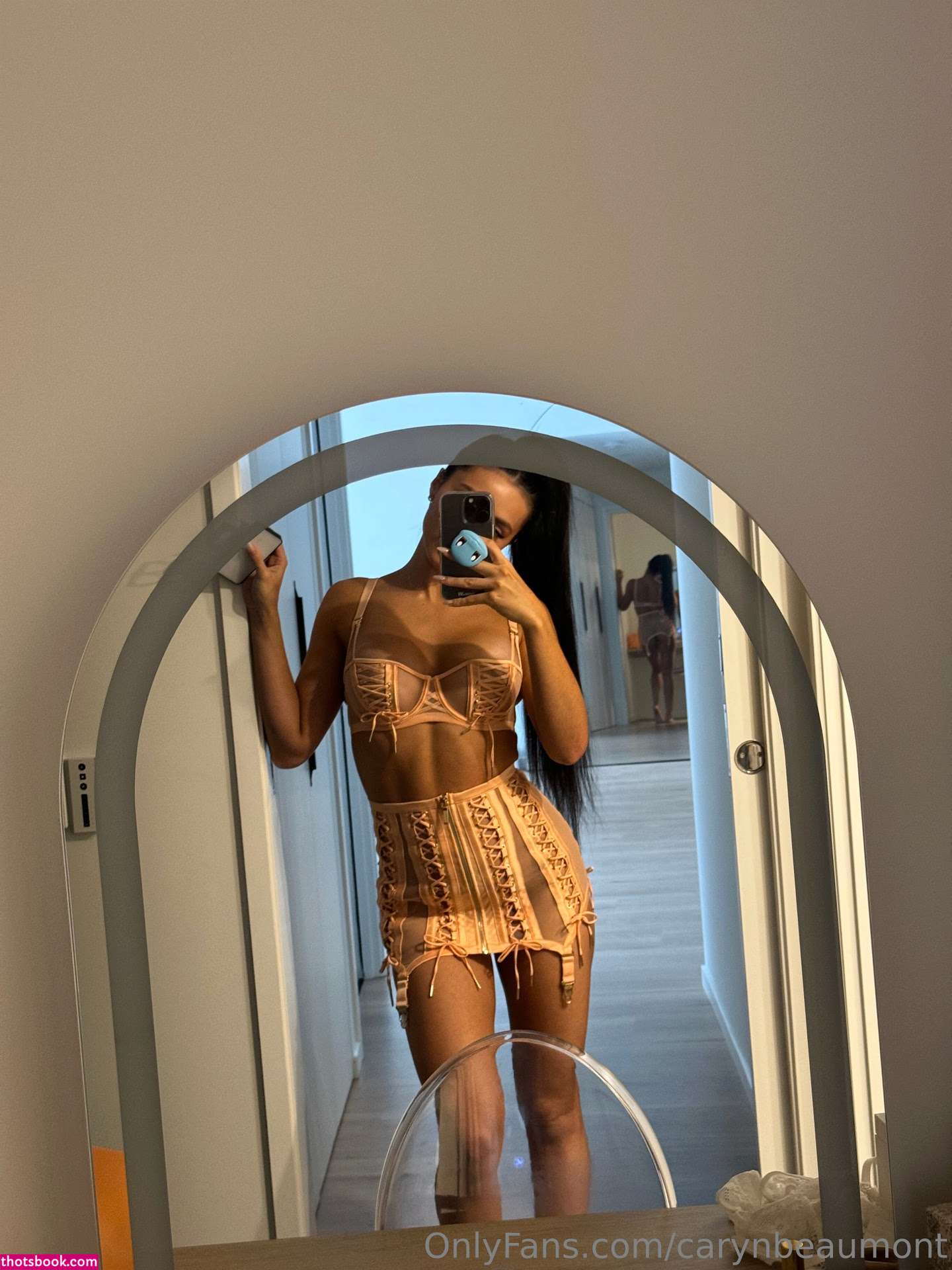 Caryn Beaumont Photo #374