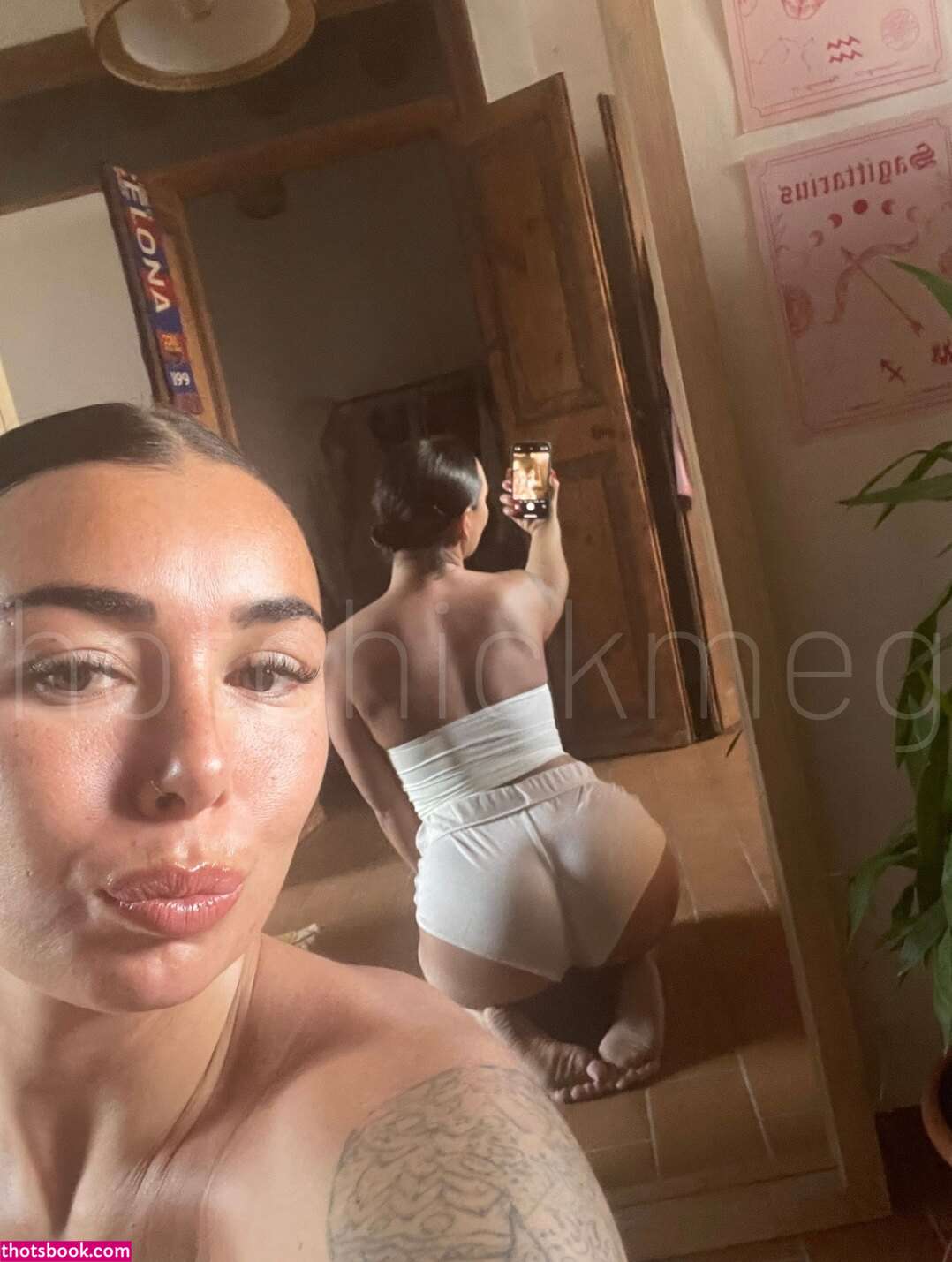 hotchickmeg Photo #2