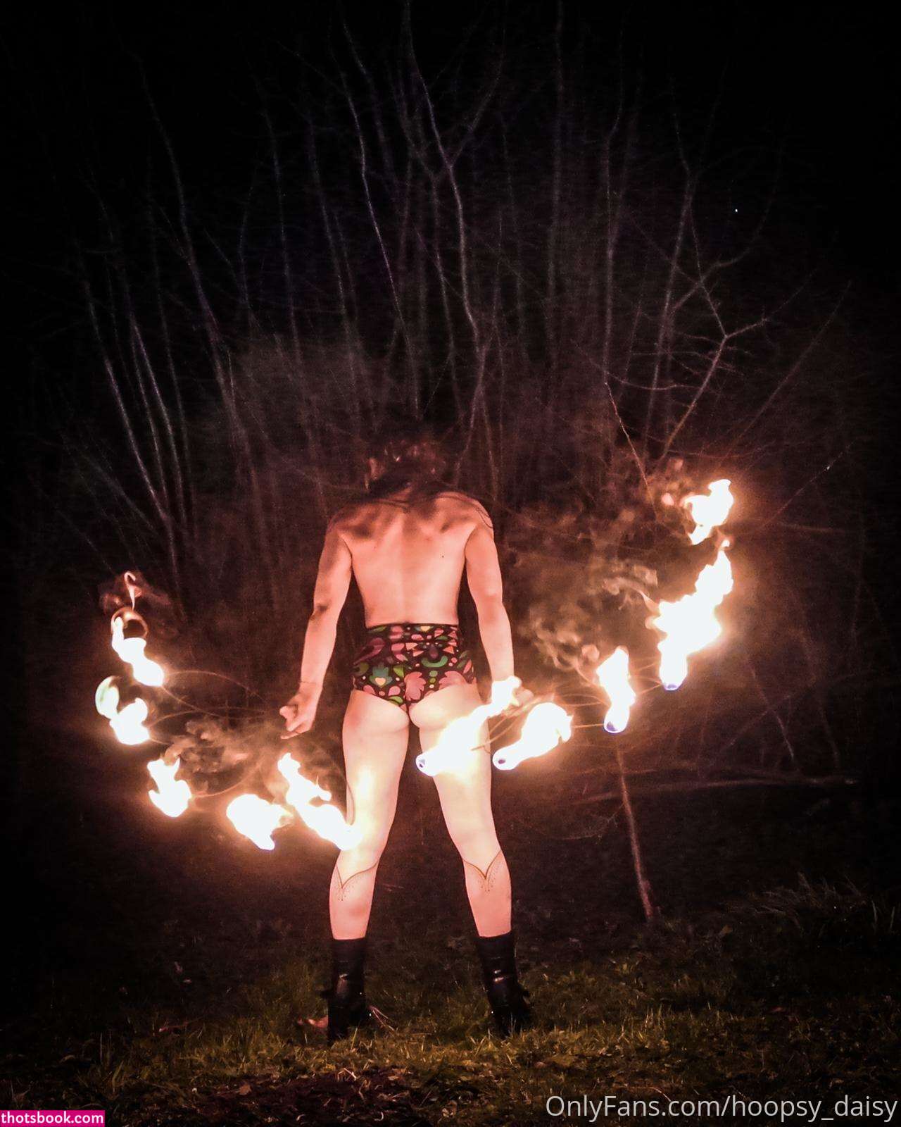 Hoopsydaisy Photo #126