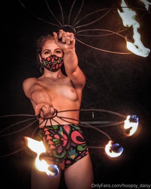 Hoopsydaisy Photo #124