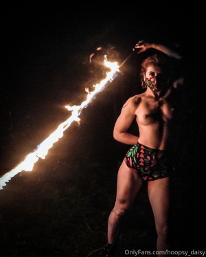 Hoopsydaisy Photo #129