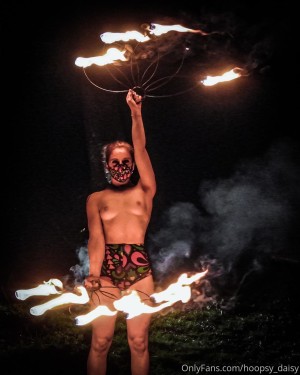 Hoopsydaisy Photo #130