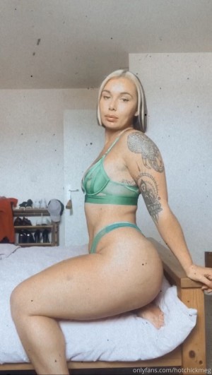 hotchickmeg Photo #134