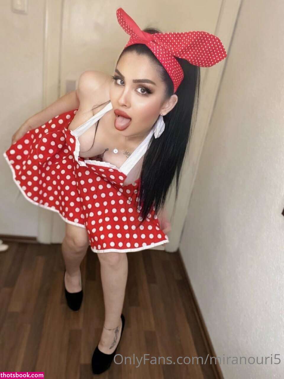 Mira Nouri Photo #72