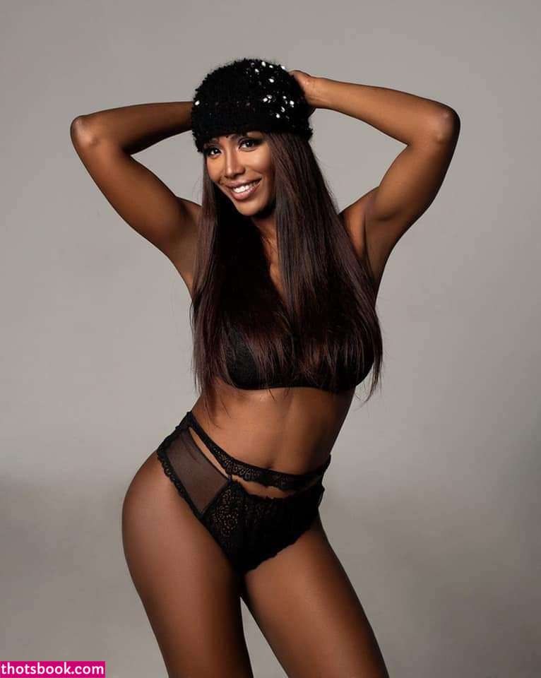 Ainett Stephens Photo #6