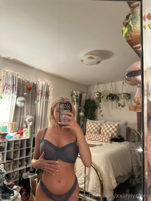 xxsarabrooksxx Photo #15