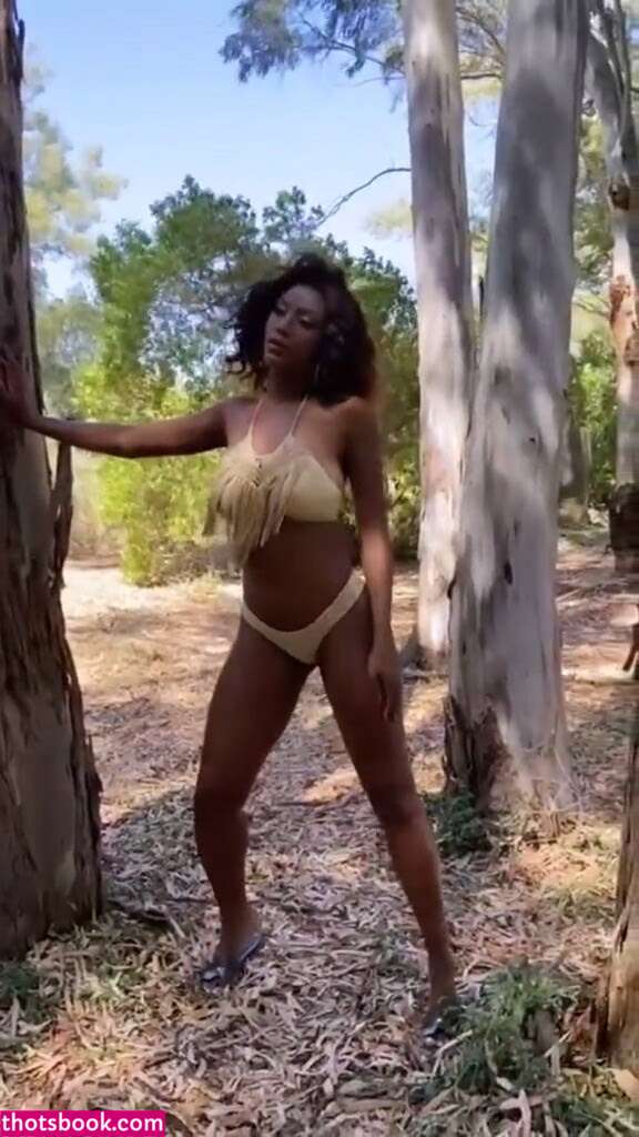 Ainett Stephens Photo #32