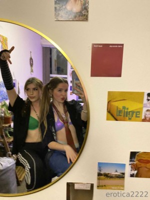erotica2222 Photo #128