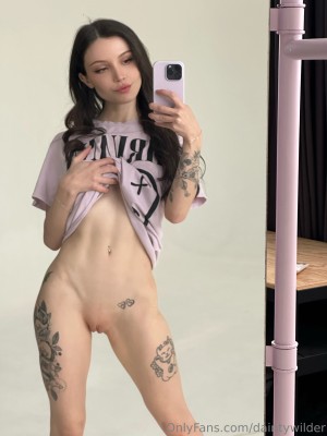 Dainty Wilder Photo #1188