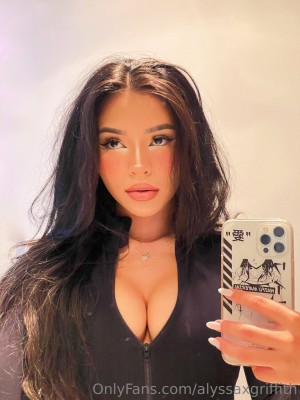 Alyssa Griffith Photo #10