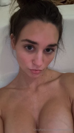 Lauren Mochen Post #17