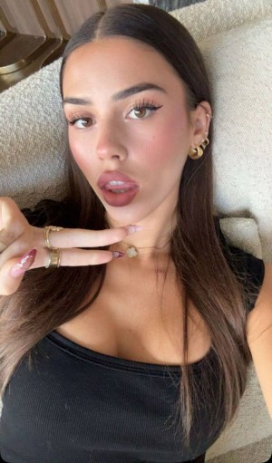 Leah Halton Photo #30