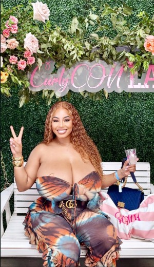 Persephanii Photo #26