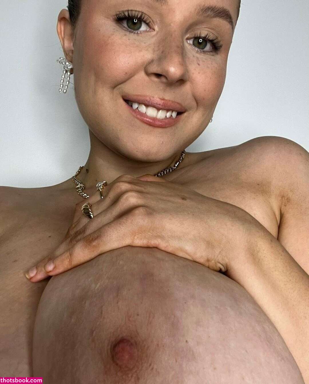 Kikiiscrying Photo #272