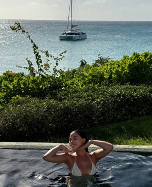 Julia Kelly Photo #2