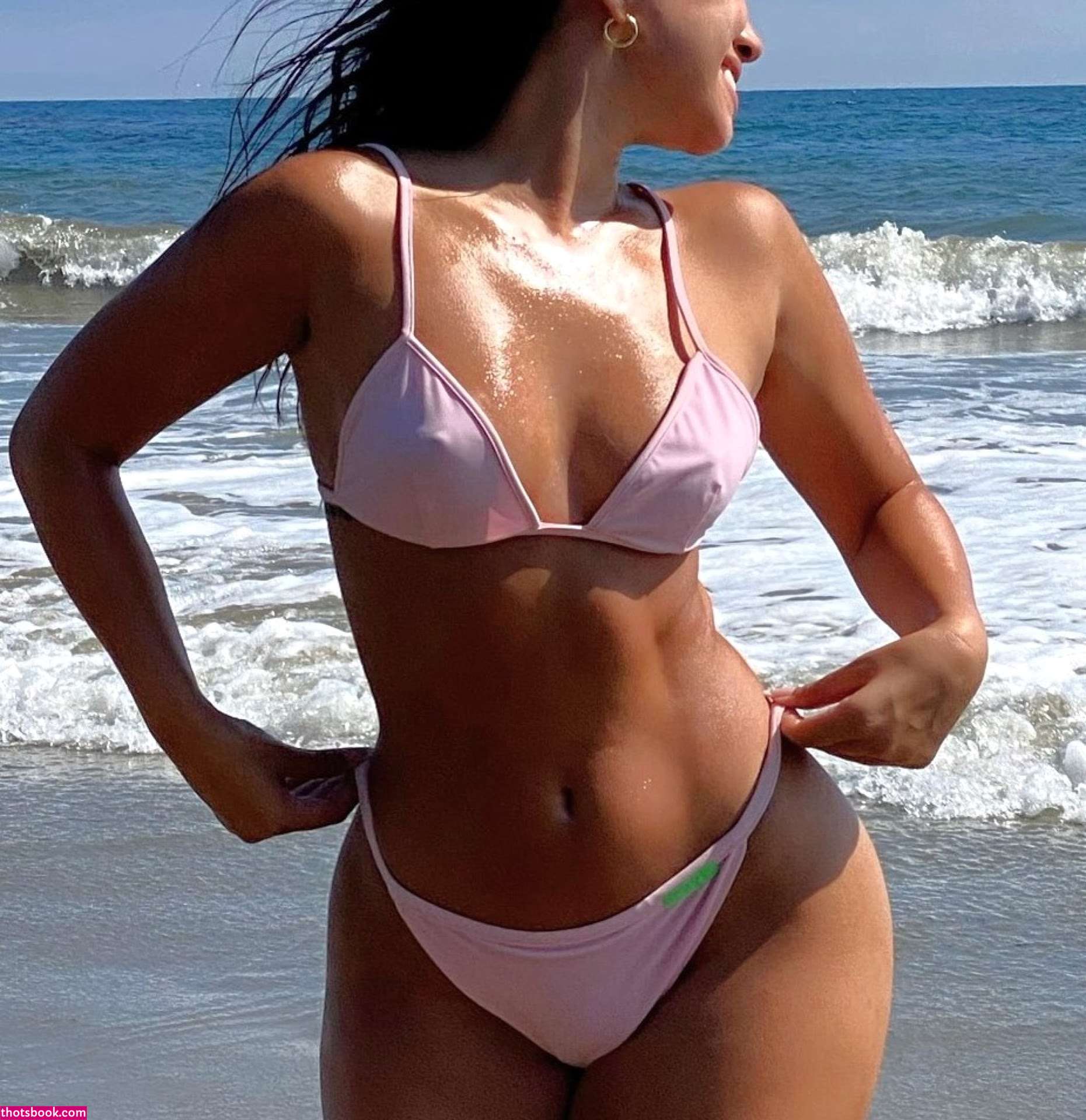 Julia Kelly Photo #9