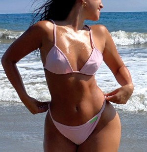 Julia Kelly Photo #9