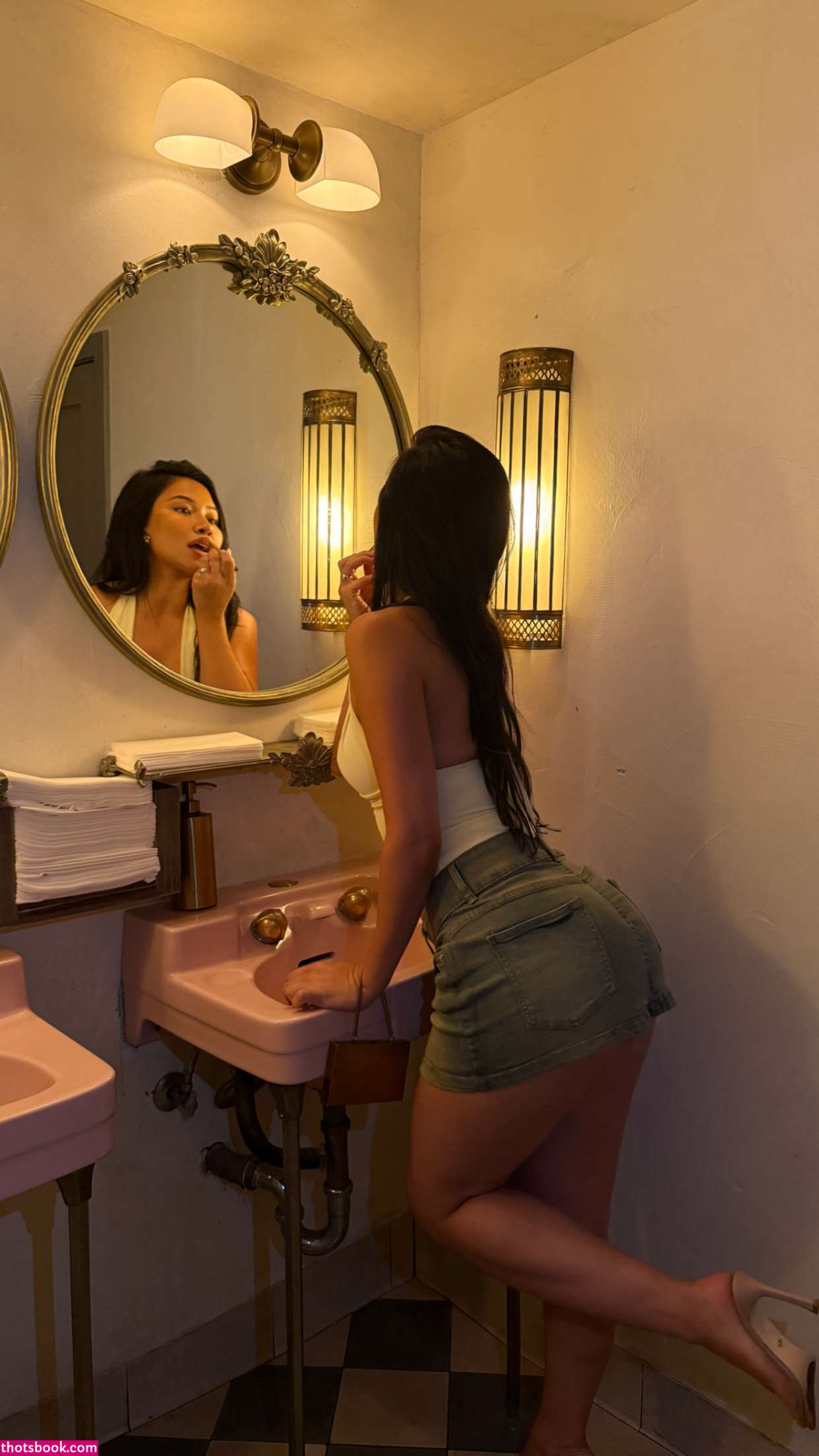 Julia Kelly Photo #44