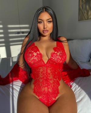 arianasayani Photo #2