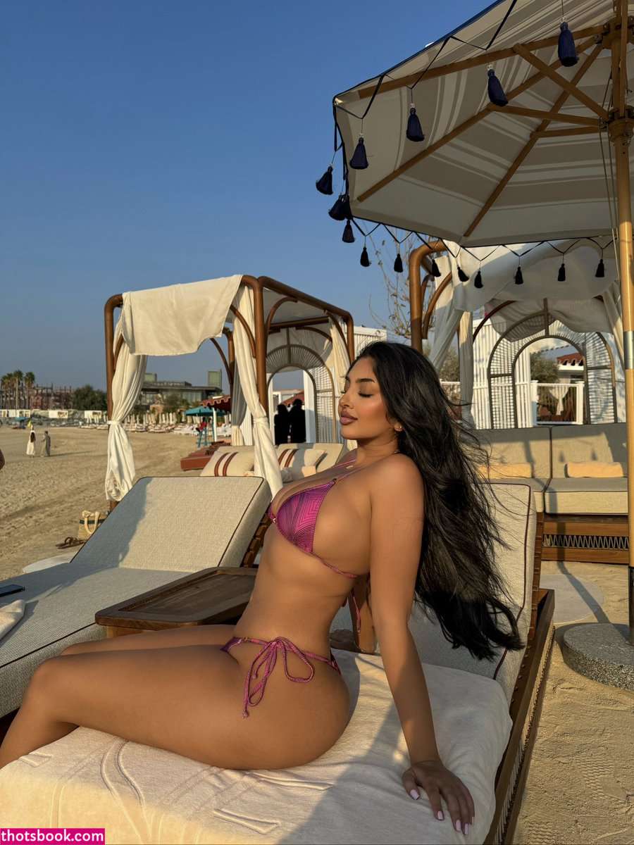 arianasayani Photo #6